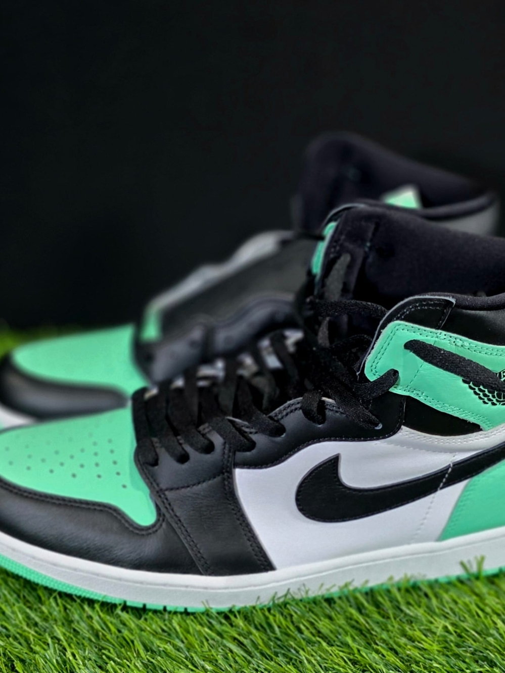 Air Jordan 1 Retro High OG Green Glow